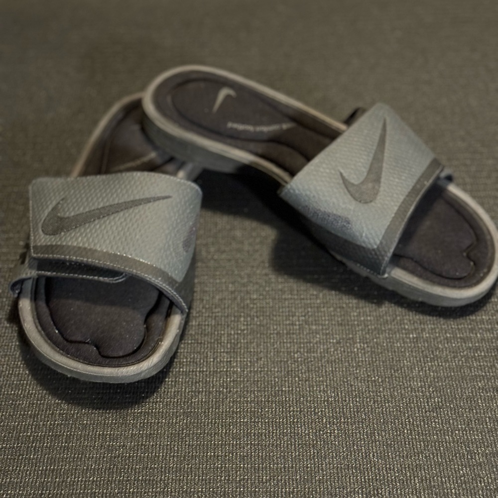 Nike slides